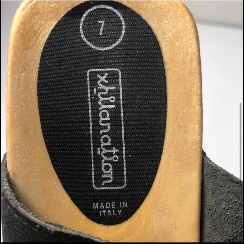 Xhilaration Black Cross-Strap Sandals. Size 7. - Picture 5 of 7